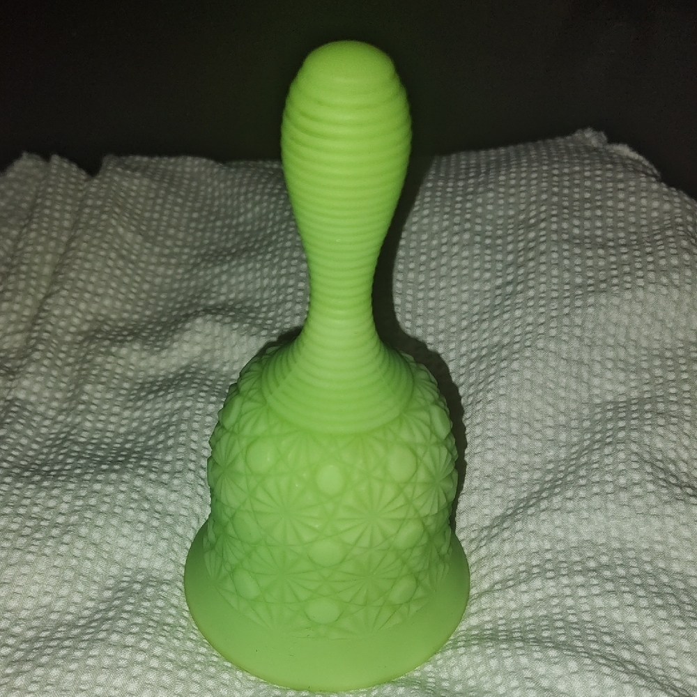 VINTAGE 1930S FENTON BELL!!❤️